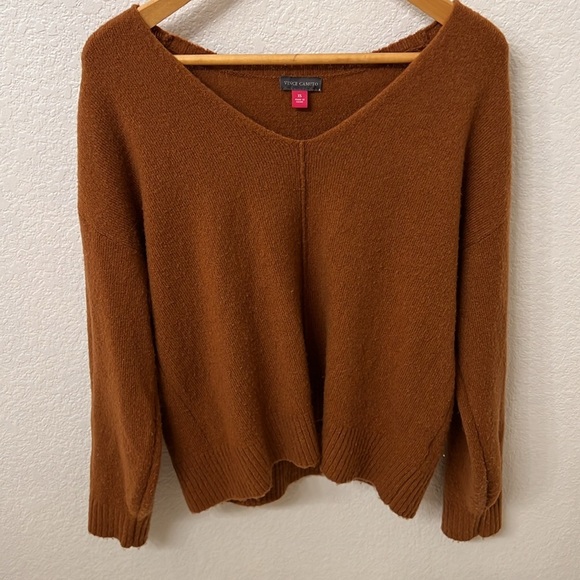 Vince Camuto Women's V-Neck Sweater in Rust - Picture 2 of 4